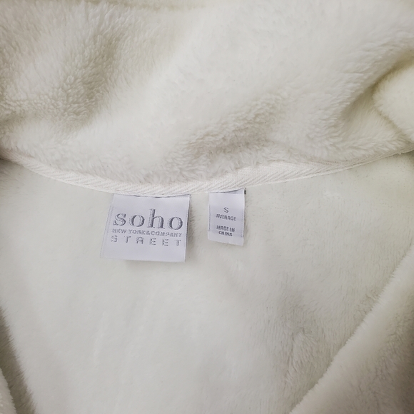 NY&C Plush White Sweatshirt - Picture 8 of 10